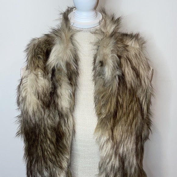 #4 Ci Sono Faux Fur Vest Size Small - Picture 4 of 12